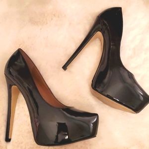 LAST CHANCE (before being donated)! Aldo patent leather platform stilettos